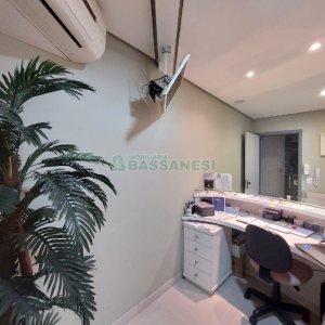 Sala Mobiliada com 56m², 1 vaga, no bairro São Pelegrino em Caxias do Sul para Alugar ou Comprar