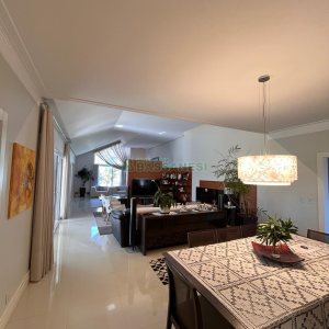 Casa com 874m², 4 dormitórios, 6 vagas, no bairro Cinqüentenário em Caxias do Sul para Comprar