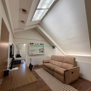 Casa com 874m², 4 dormitórios, 6 vagas, no bairro Cinqüentenário em Caxias do Sul para Comprar