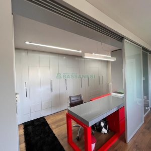 Casa com 874m², 4 dormitórios, 6 vagas, no bairro Cinqüentenário em Caxias do Sul para Comprar