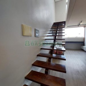 Apto Mobiliado com 99m², 2 dormitórios, 3 vagas, no bairro Vila Horn em Caxias do Sul para Comprar