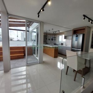 Apto Mobiliado com 99m², 2 dormitórios, 3 vagas, no bairro Vila Horn em Caxias do Sul para Comprar