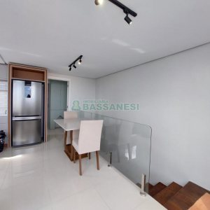 Apto Mobiliado com 99m², 2 dormitórios, 3 vagas, no bairro Vila Horn em Caxias do Sul para Comprar