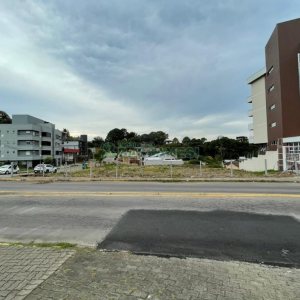 Terreno com 996m², no bairro Jardim América em Caxias do Sul para Comprar