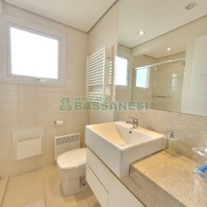 Apto Mobiliado com 55m², 1 dormitório, 2 vagas, no bairro Lourdes em Caxias do Sul para Alugar