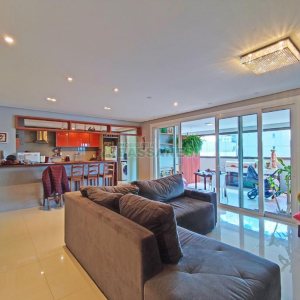 Apartamento com 148m², 3 dormitórios, 2 vagas, no bairro São Pelegrino em Caxias do Sul para Comprar