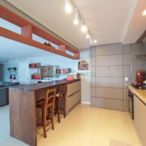 Apartamento com 148m², 3 dormitórios, 2 vagas, no bairro São Pelegrino em Caxias do Sul para Comprar