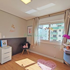 Apartamento com 148m², 3 dormitórios, 2 vagas, no bairro São Pelegrino em Caxias do Sul para Comprar