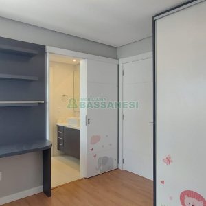 Apartamento com 148m², 3 dormitórios, 2 vagas, no bairro São Pelegrino em Caxias do Sul para Alugar ou Comprar