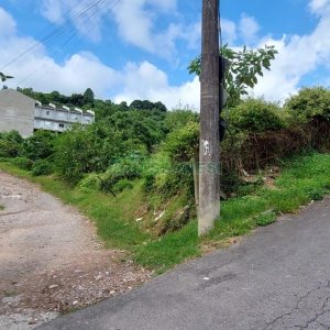 Terreno com 360m², no bairro Nossa Senhora das Graças em Caxias do Sul para Comprar