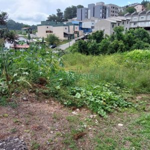 Terreno com 360m², no bairro Nossa Senhora das Graças em Caxias do Sul para Comprar