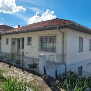 Casa com 150m², 3 dormitórios, no bairro Presidente Vargas em Caxias do Sul para Comprar