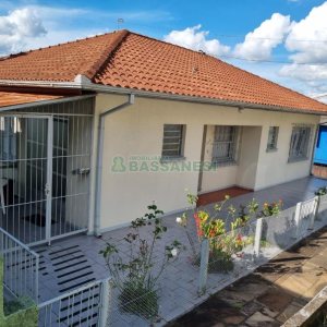 Casa com 150m², 3 dormitórios, no bairro Presidente Vargas em Caxias do Sul para Comprar