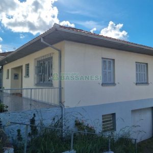 Casa com 150m², 3 dormitórios, no bairro Presidente Vargas em Caxias do Sul para Comprar