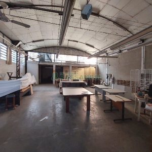 Pavilhão com 400m², no bairro Pio X em Caxias do Sul para Alugar