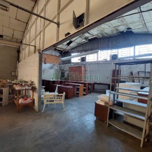 Pavilhão com 400m², no bairro Pio X em Caxias do Sul para Alugar