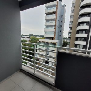 Apto Mobiliado com 90m², 2 dormitórios, 2 vagas, no bairro Vila Horn em Caxias do Sul para Comprar