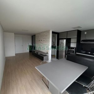 Apto Mobiliado com 90m², 2 dormitórios, 2 vagas, no bairro Vila Horn em Caxias do Sul para Comprar