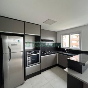 Apto Mobiliado com 90m², 2 dormitórios, 2 vagas, no bairro Vila Horn em Caxias do Sul para Comprar