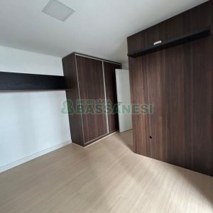 Apto Mobiliado com 90m², 2 dormitórios, 2 vagas, no bairro Vila Horn em Caxias do Sul para Comprar