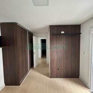 Apto Mobiliado com 90m², 2 dormitórios, 2 vagas, no bairro Vila Horn em Caxias do Sul para Comprar