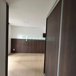 Apto Mobiliado com 90m², 2 dormitórios, 2 vagas, no bairro Vila Horn em Caxias do Sul para Comprar