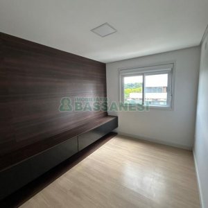 Apto Mobiliado com 90m², 2 dormitórios, 2 vagas, no bairro Vila Horn em Caxias do Sul para Comprar