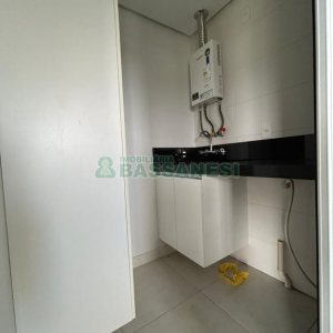 Apto Mobiliado com 90m², 2 dormitórios, 2 vagas, no bairro Vila Horn em Caxias do Sul para Comprar