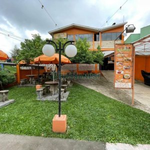 Casa Comercial com 360m², 3 dormitórios, no bairro Santa Fé em Caxias do Sul para Comprar