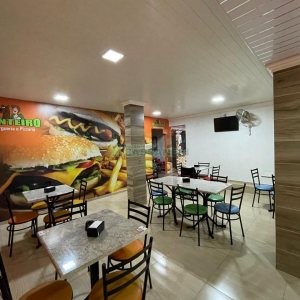 Casa Comercial com 360m², 3 dormitórios, no bairro Santa Fé em Caxias do Sul para Comprar