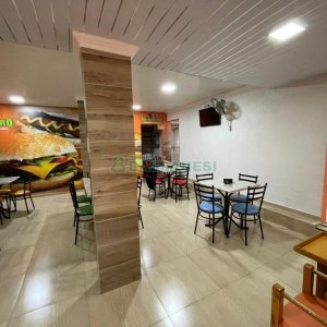 Casa Comercial com 360m², 3 dormitórios, no bairro Santa Fé em Caxias do Sul para Comprar