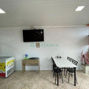 Casa Comercial com 360m², 3 dormitórios, no bairro Santa Fé em Caxias do Sul para Comprar