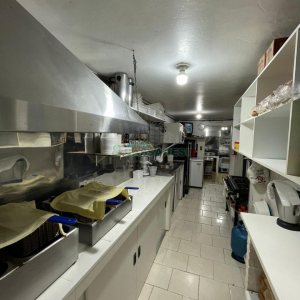 Casa Comercial com 360m², 3 dormitórios, no bairro Santa Fé em Caxias do Sul para Comprar