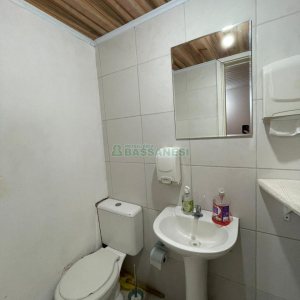 Casa Comercial com 360m², 3 dormitórios, no bairro Santa Fé em Caxias do Sul para Comprar