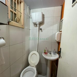 Casa Comercial com 360m², 3 dormitórios, no bairro Santa Fé em Caxias do Sul para Comprar