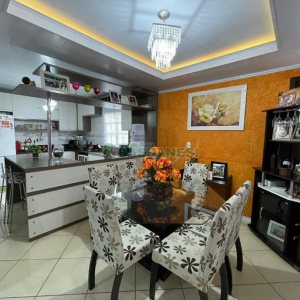 Casa Comercial com 360m², 3 dormitórios, no bairro Santa Fé em Caxias do Sul para Comprar