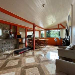 Casa Comercial com 360m², 3 dormitórios, no bairro Santa Fé em Caxias do Sul para Comprar