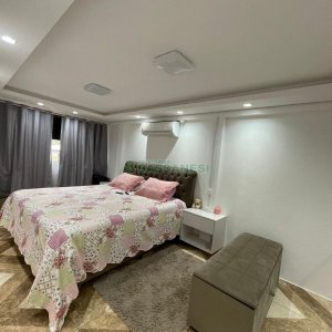 Casa Comercial com 360m², 3 dormitórios, no bairro Santa Fé em Caxias do Sul para Comprar