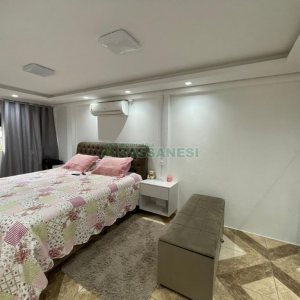 Casa Comercial com 360m², 3 dormitórios, no bairro Santa Fé em Caxias do Sul para Comprar