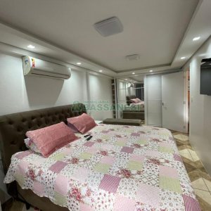 Casa Comercial com 360m², 3 dormitórios, no bairro Santa Fé em Caxias do Sul para Comprar