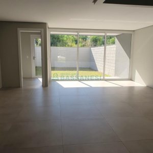 Sobrado com 160m², 3 dormitórios, no bairro Nossa Senhora da Saúde em Caxias do Sul para Comprar