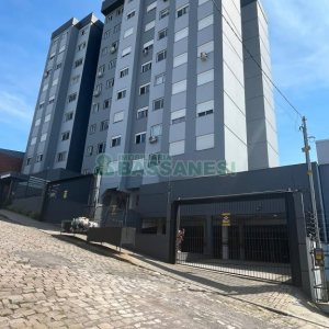 Apartamento com 47m², 2 dormitórios, 1 vaga, no bairro Desvio Rizzo em Caxias do Sul para Comprar