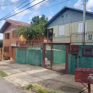 Casa com 120m², 3 dormitórios, 2 vagas, no bairro Pioneiro em Caxias do Sul para Comprar