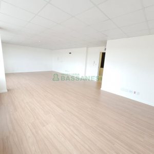 Sala com 54m², 1 vaga, no bairro Pio X em Caxias do Sul para Alugar