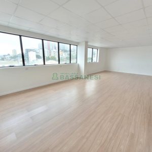Sala com 54m², 1 vaga, no bairro Pio X em Caxias do Sul para Alugar