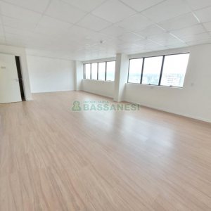 Sala com 54m², 1 vaga, no bairro Pio X em Caxias do Sul para Alugar