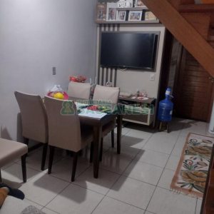 Sobrado com 49m², 2 dormitórios, 1 vaga, no bairro Santa Catarina em Caxias do Sul para Comprar