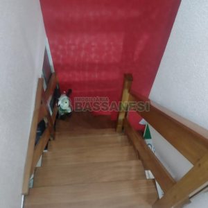 Sobrado com 49m², 2 dormitórios, 1 vaga, no bairro Santa Catarina em Caxias do Sul para Comprar
