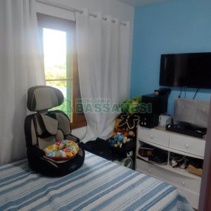 Sobrado com 49m², 2 dormitórios, 1 vaga, no bairro Santa Catarina em Caxias do Sul para Comprar