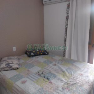 Sobrado com 49m², 2 dormitórios, 1 vaga, no bairro Santa Catarina em Caxias do Sul para Comprar